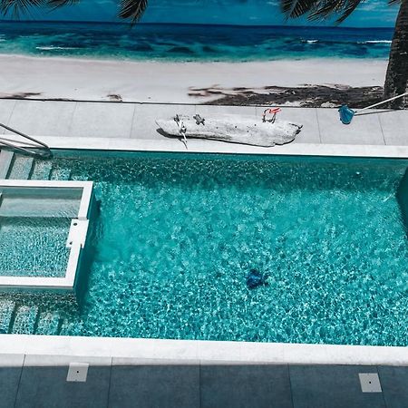 Gray Door Apartments - Adults Only شاطئ بالم المظهر الخارجي الصورة