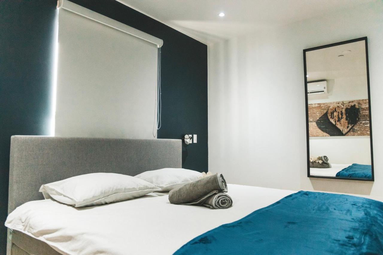 Gray Door Apartments - Adults Only شاطئ بالم المظهر الخارجي الصورة
