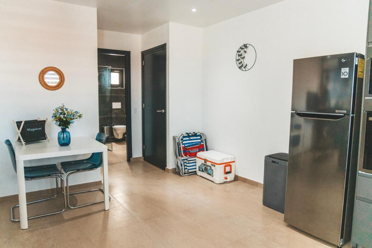 Gray Door Apartments - Adults Only شاطئ بالم المظهر الخارجي الصورة