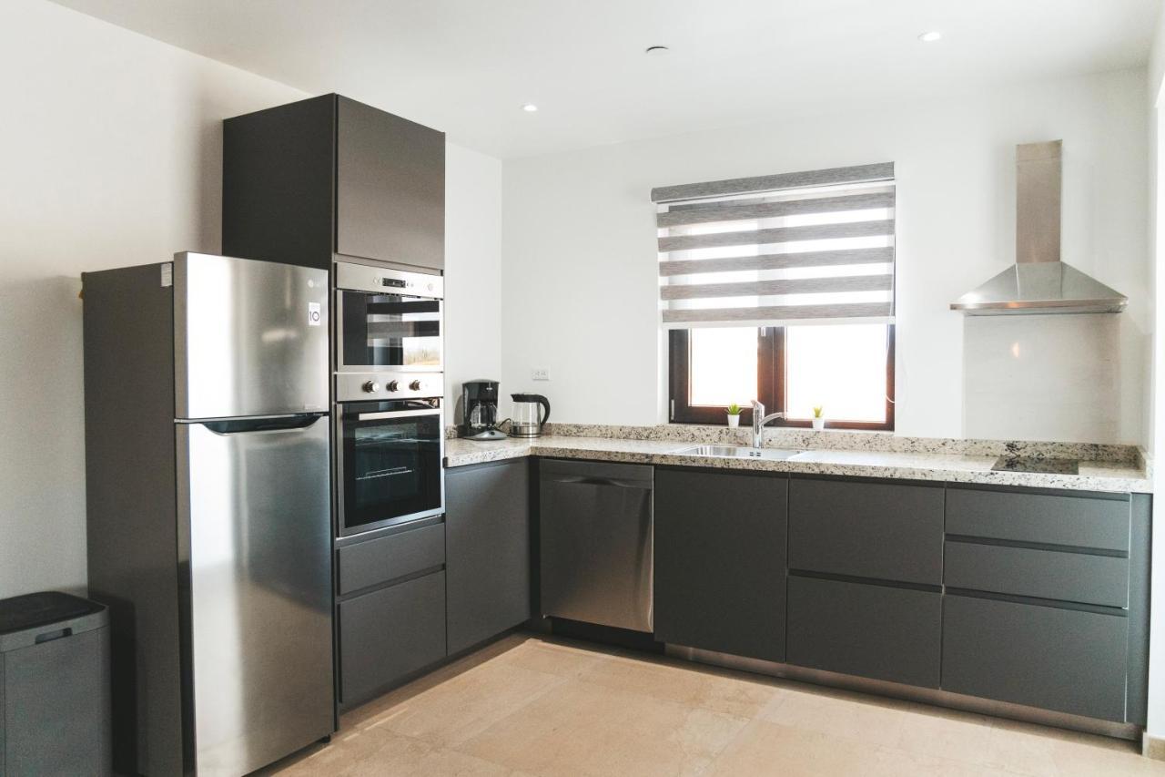 Gray Door Apartments - Adults Only شاطئ بالم المظهر الخارجي الصورة