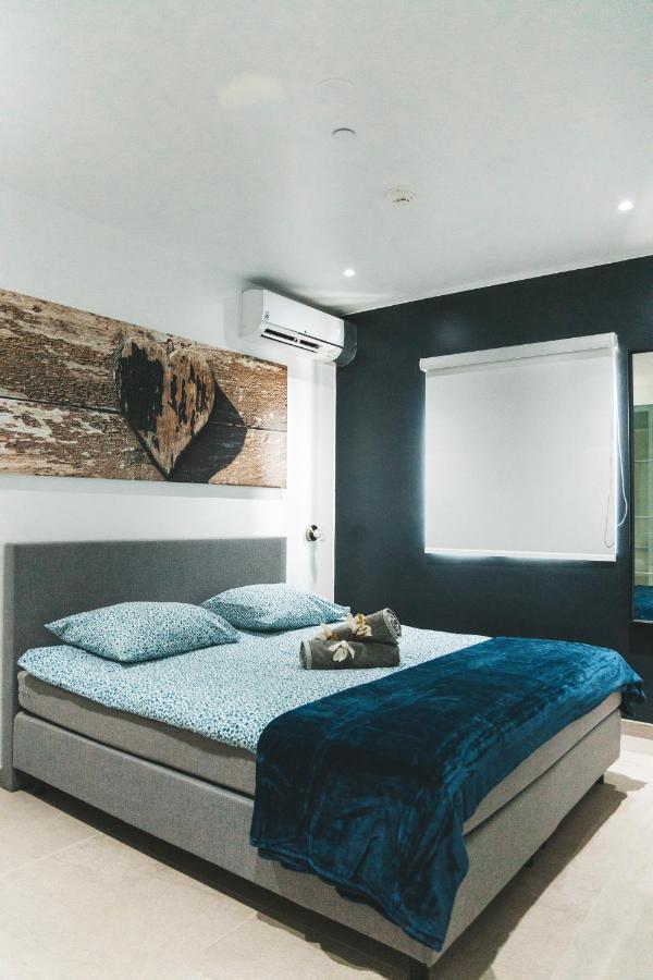Gray Door Apartments - Adults Only شاطئ بالم المظهر الخارجي الصورة