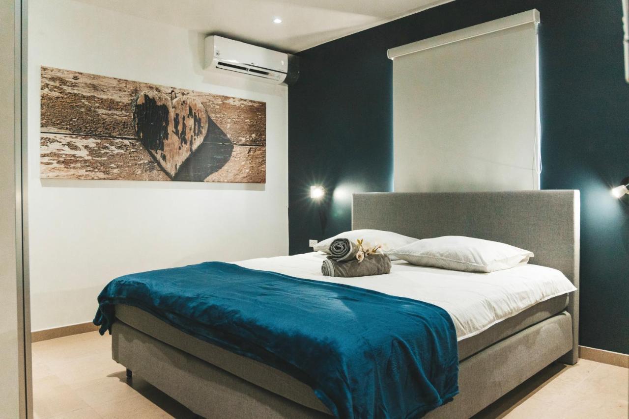 Gray Door Apartments - Adults Only شاطئ بالم المظهر الخارجي الصورة