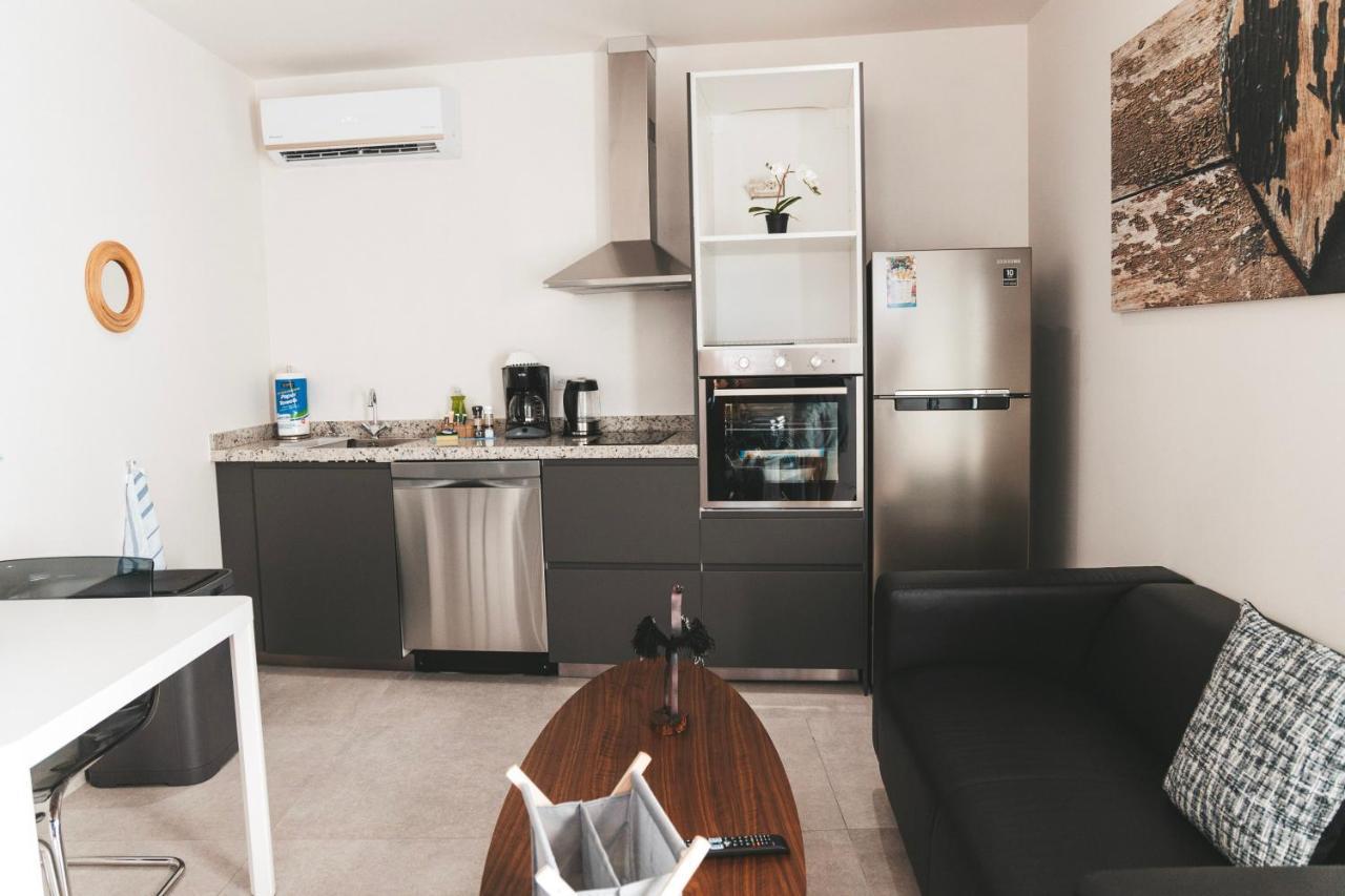 Gray Door Apartments - Adults Only شاطئ بالم المظهر الخارجي الصورة